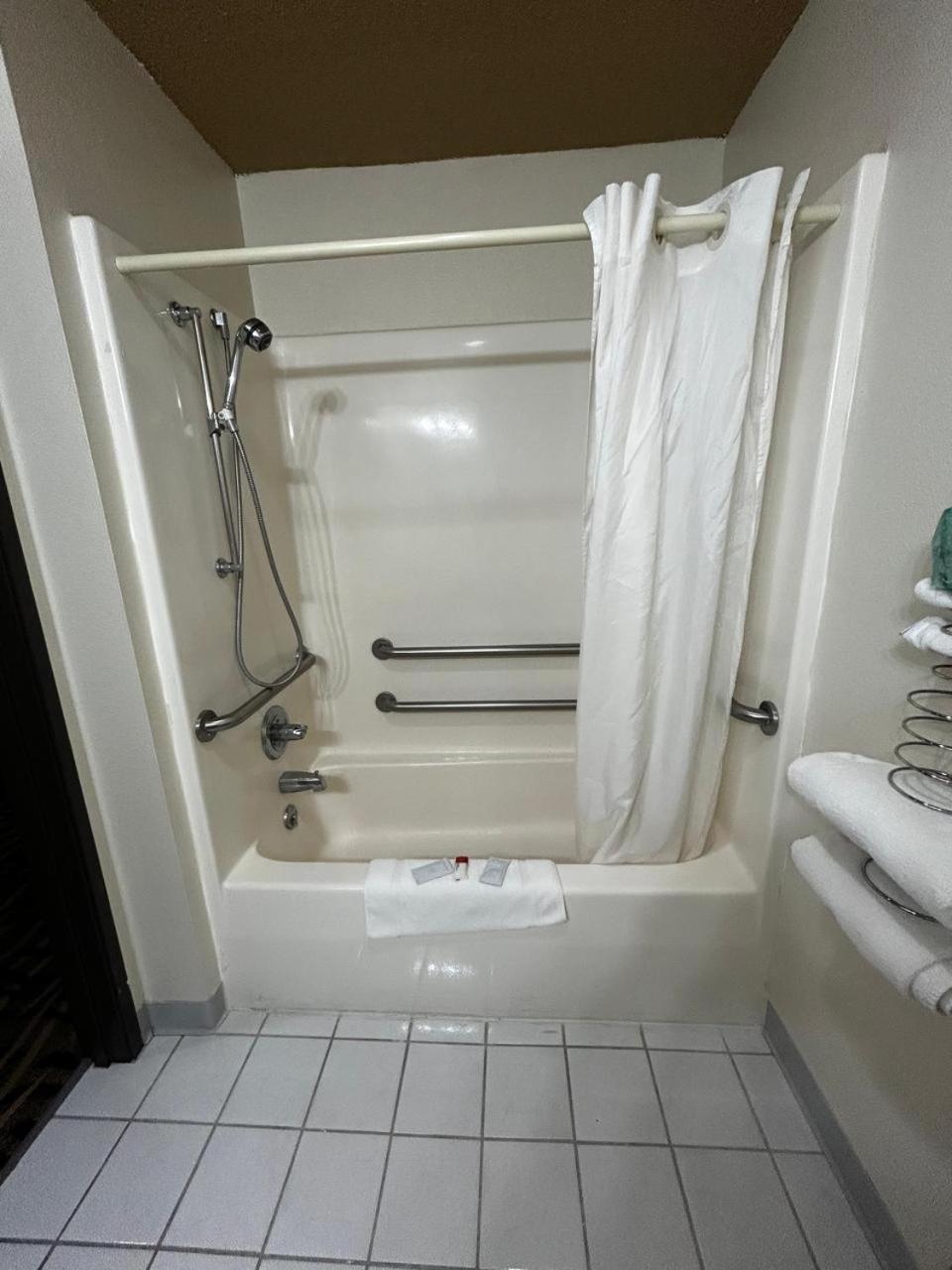 Motel Oyo West Point